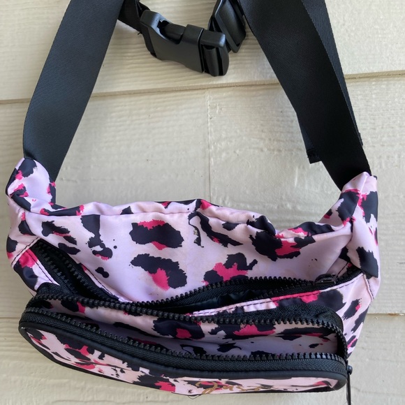 Justice Girls Fanny Pack Pink - Cheetah Print - Picture 2 of 7